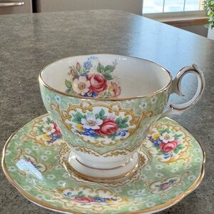 Gainsborough Bell China England Teacup Saucer Set